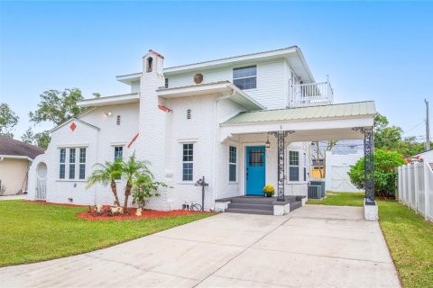 House in Lakeland, Florida 5 bedrooms, 222.97 sq.m. № 2259107