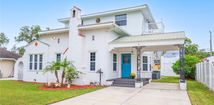 House in Lakeland, Florida 5 bedrooms, 222.97 sq.m. № 2259107