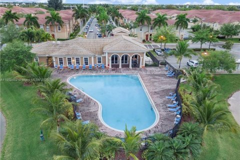 House in Tamarac, Florida 3 bedrooms, 122.17 sq.m. № 1954040 - photo 15