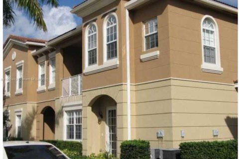 House in Tamarac, Florida 3 bedrooms, 122.17 sq.m. № 1954040 - photo 10