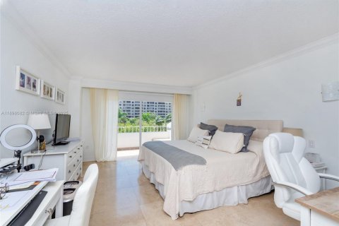 Condominio en alquiler en Key Biscayne, Florida, 3 dormitorios, 200.2 m2 № 1952032 - foto 23