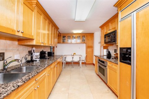 Condominio en alquiler en Key Biscayne, Florida, 3 dormitorios, 200.2 m2 № 1952032 - foto 14