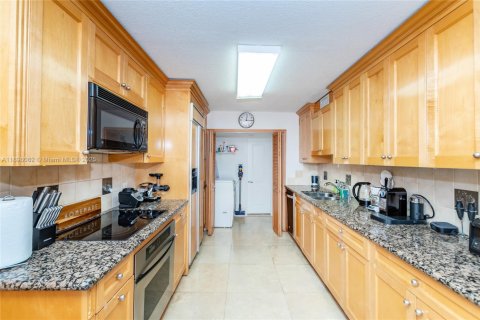 Condominio en alquiler en Key Biscayne, Florida, 3 dormitorios, 200.2 m2 № 1952032 - foto 16