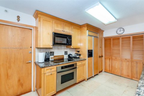 Condominio en alquiler en Key Biscayne, Florida, 3 dormitorios, 200.2 m2 № 1952032 - foto 15