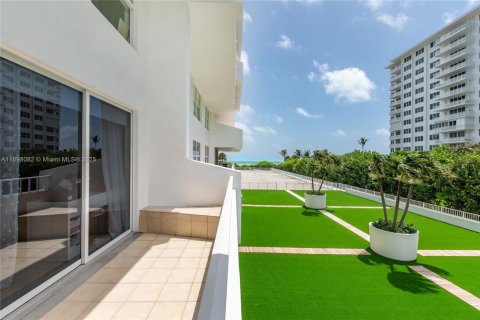 Condominio en alquiler en Key Biscayne, Florida, 3 dormitorios, 200.2 m2 № 1952032 - foto 10
