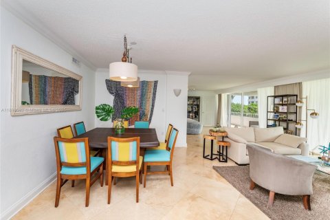 Condominio en alquiler en Key Biscayne, Florida, 3 dormitorios, 200.2 m2 № 1952032 - foto 4