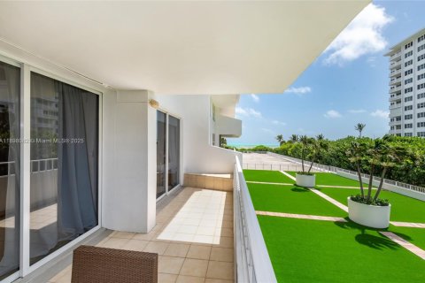 Condominio en alquiler en Key Biscayne, Florida, 3 dormitorios, 200.2 m2 № 1952032 - foto 9