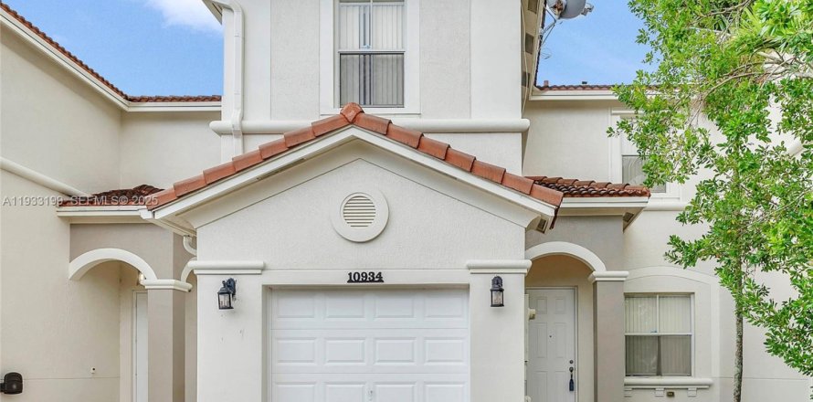 Таунхаус в Хомстед, Флорида 4 спальни, 163.97м2 № 1991019