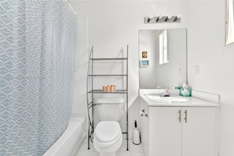 Снять в аренду таунхаус в Хомстед, Флорида 4 спальни, 163.97м2, № 1991019 - фото 15