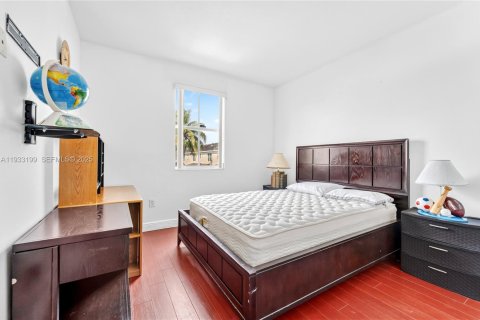 Снять в аренду таунхаус в Хомстед, Флорида 4 спальни, 163.97м2, № 1991019 - фото 11