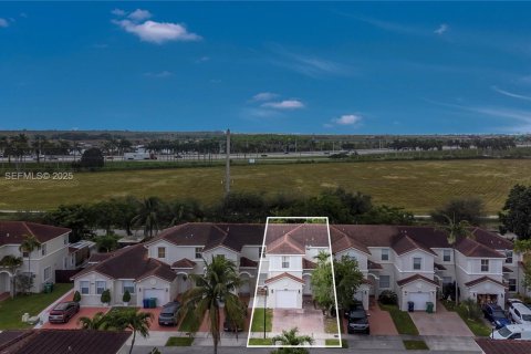 Снять в аренду таунхаус в Хомстед, Флорида 4 спальни, 163.97м2, № 1991019 - фото 24