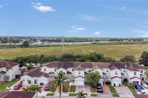 Снять в аренду таунхаус в Хомстед, Флорида 4 спальни, 163.97м2, № 1991019 - фото 22