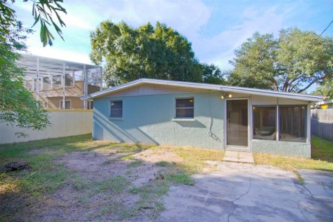 Villa ou maison à louer à Sarasota, Floride: 2 chambres, 71.26 m2 № 1906905 - photo 2