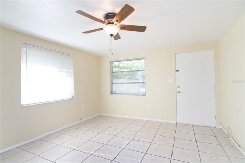 Villa ou maison à louer à Sarasota, Floride: 2 chambres, 71.26 m2 № 1906905 - photo 3