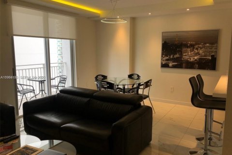 Condominio en alquiler en Miami, Florida, 1 dormitorio, 59.46 m2 № 2026465 - foto 5