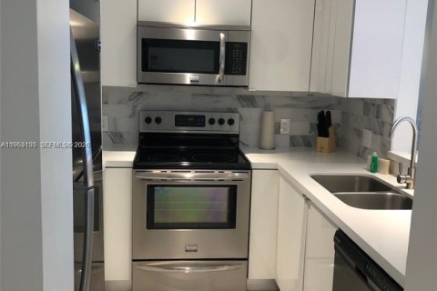 Condominio en alquiler en Miami, Florida, 1 dormitorio, 59.46 m2 № 2026465 - foto 6