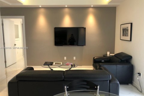 Condominio en alquiler en Miami, Florida, 1 dormitorio, 59.46 m2 № 2026465 - foto 4