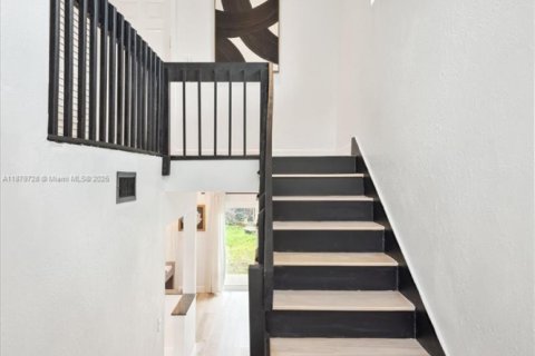 Casa en venta en Coral Springs, Florida, 3 dormitorios, 142.7 m2 № 1930447 - foto 8