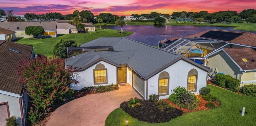 House in Summerfield, Florida 2 bedrooms, 155.61 sq.m. № 2308237