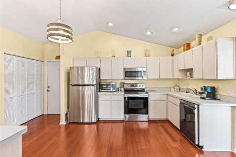 House in Summerfield, Florida 2 bedrooms, 155.61 sq.m. № 2308237 - photo 24