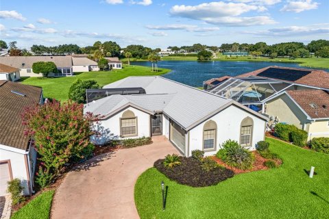 House in Summerfield, Florida 2 bedrooms, 155.61 sq.m. № 2308237 - photo 4