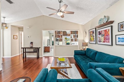 House in Summerfield, Florida 2 bedrooms, 155.61 sq.m. № 2308237 - photo 18