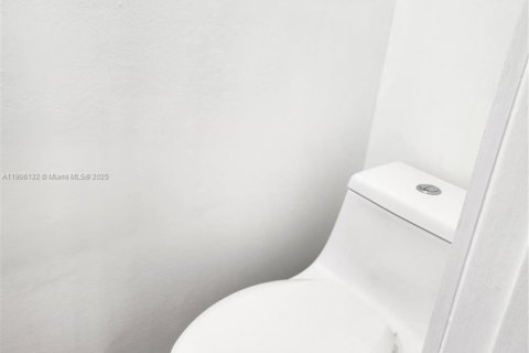 Copropriété à louer à Hialeah, Floride: 2 chambres, 95.13 m2 № 1966272 - photo 11