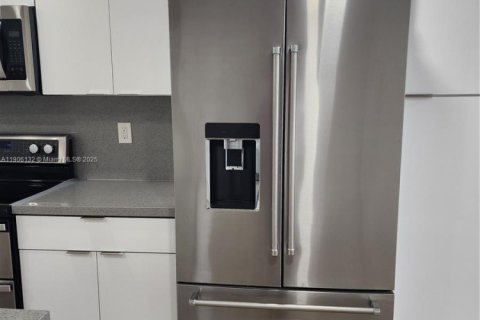 Copropriété à louer à Hialeah, Floride: 2 chambres, 95.13 m2 № 1966272 - photo 7