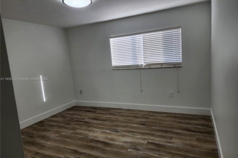 Copropriété à louer à Hialeah, Floride: 2 chambres, 95.13 m2 № 1966272 - photo 14