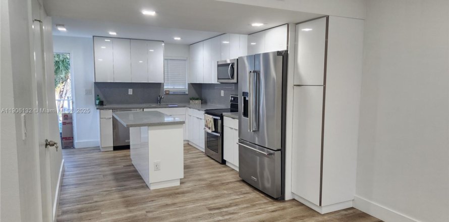 Condo à Hialeah, Floride, 2 chambres  № 1966272