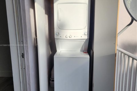 Copropriété à louer à Hialeah, Floride: 2 chambres, 95.13 m2 № 1966272 - photo 27