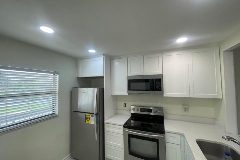 Condominio en venta en Pembroke Pines, Florida, 2 dormitorios, 73.39 m2 № 2183559 - foto 4