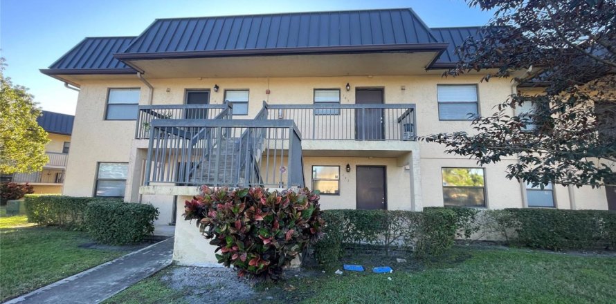 Condominio en Pembroke Pines, Florida, 2 dormitorios № 2183559