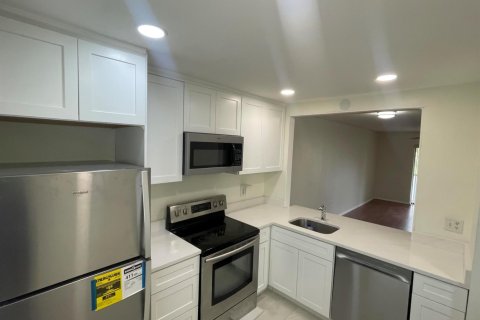 Condominio en venta en Pembroke Pines, Florida, 2 dormitorios, 73.39 m2 № 2183559 - foto 6