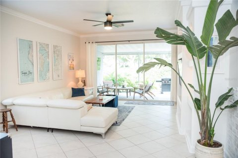 House in Apollo Beach, Florida 3 bedrooms, 138.15 sq.m. № 1620727 - photo 8