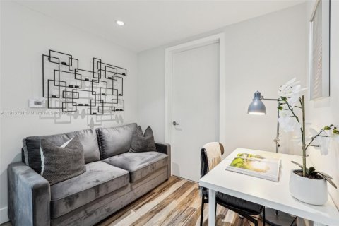 Condominio en venta en Miami, Florida, 1 dormitorio, 64.94 m2 № 2038068 - foto 25