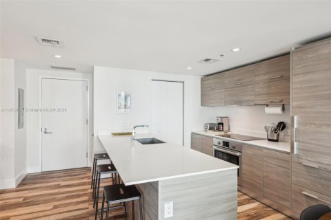 Condominio en venta en Miami, Florida, 1 dormitorio, 64.94 m2 № 2038068 - foto 11