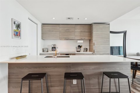 Condominio en venta en Miami, Florida, 1 dormitorio, 64.94 m2 № 2038068 - foto 9