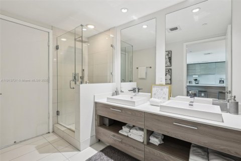 Condominio en venta en Miami, Florida, 1 dormitorio, 64.94 m2 № 2038068 - foto 22