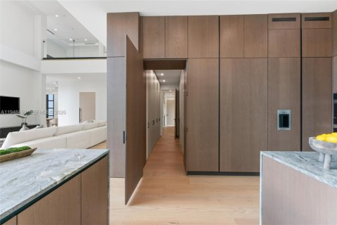 House in Pinecrest, Florida 7 bedrooms, 669.55 sq.m. № 2005342 - photo 14