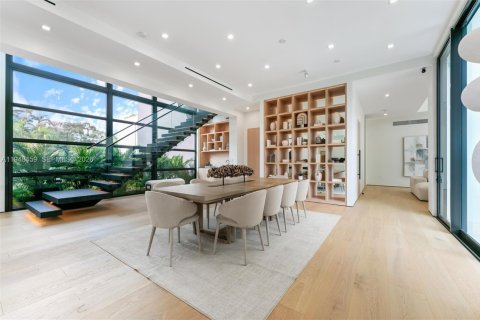 House in Pinecrest, Florida 7 bedrooms, 669.55 sq.m. № 2005342 - photo 20