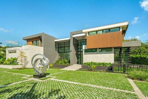 House in Pinecrest, Florida 7 bedrooms, 669.55 sq.m. № 2005342 - photo 1