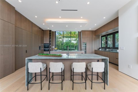 House in Pinecrest, Florida 7 bedrooms, 669.55 sq.m. № 2005342 - photo 9