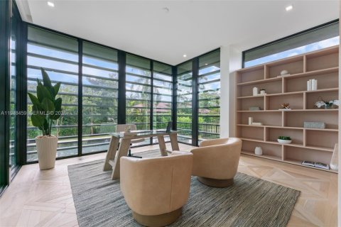 House in Pinecrest, Florida 7 bedrooms, 669.55 sq.m. № 2005342 - photo 25