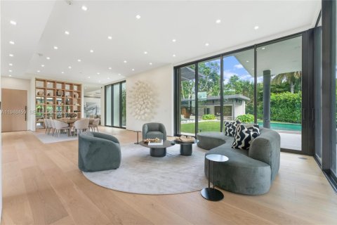 House in Pinecrest, Florida 7 bedrooms, 669.55 sq.m. № 2005342 - photo 6