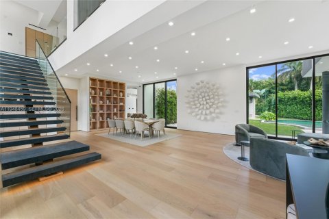 House in Pinecrest, Florida 7 bedrooms, 669.55 sq.m. № 2005342 - photo 4