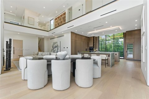 House in Pinecrest, Florida 7 bedrooms, 669.55 sq.m. № 2005342 - photo 17