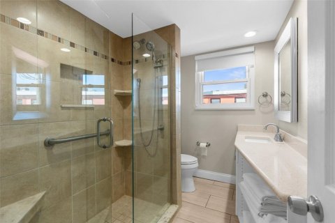 Condo in Saint Pete Beach, Florida, 2 bedrooms  № 1517368 - photo 10