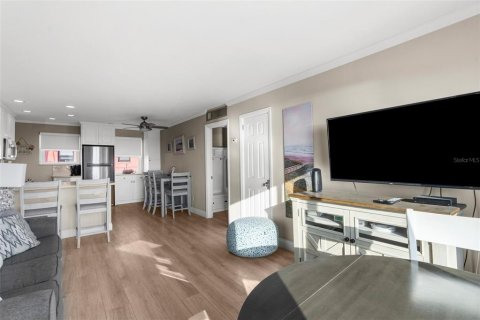 Купить кондоминиум в Сент-Пит-Бич, Флорида 6 комнат, 74.32м2, № 1517368 - фото 11