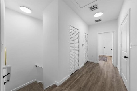 Condo in Gainesville, Florida, 3 bedrooms  № 2120927 - photo 13